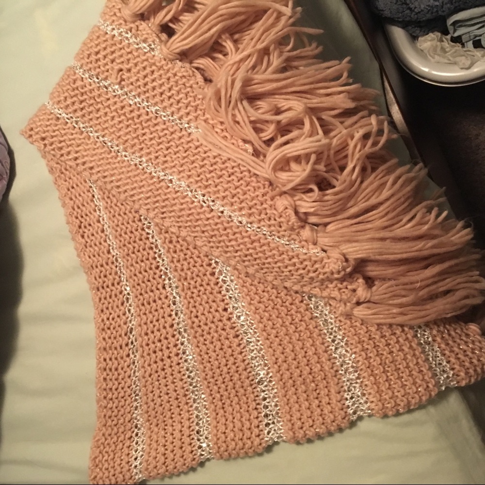 Collectioneighteen Triangular Scarf - Picture 4 of 6